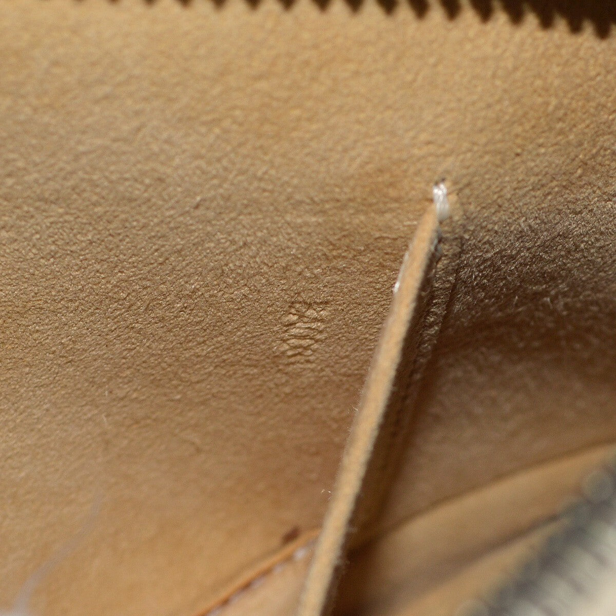 Louis Vuitton Alma Limited Edition Graffiti Leather Beige Leather Handbag (Pre-Owned)
