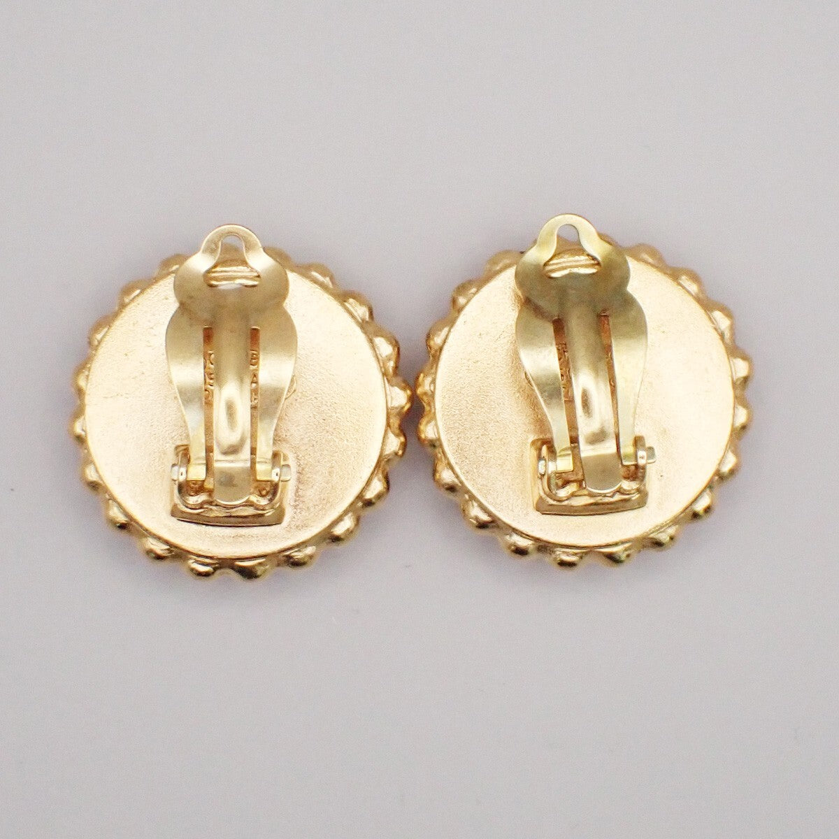 Chanel Cc Round Metal Black Gold_Plated Earrings Jewelry (Pre-Owned)