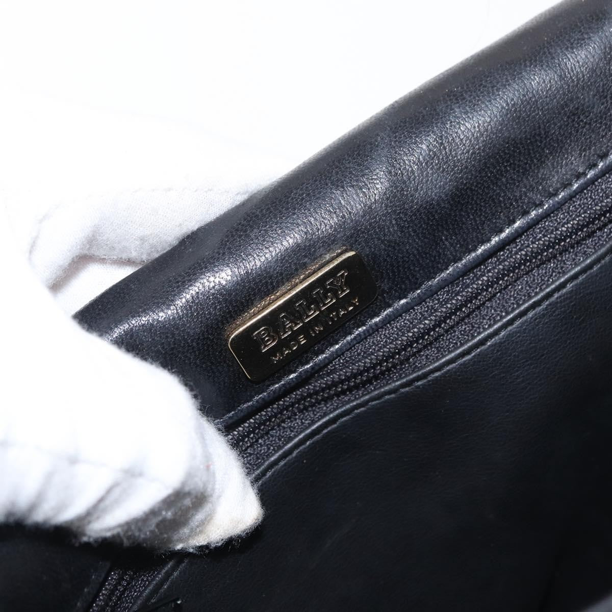 Bally Vintage Leather Black Leather Shoulder Bag Bag (Pre-Owned)