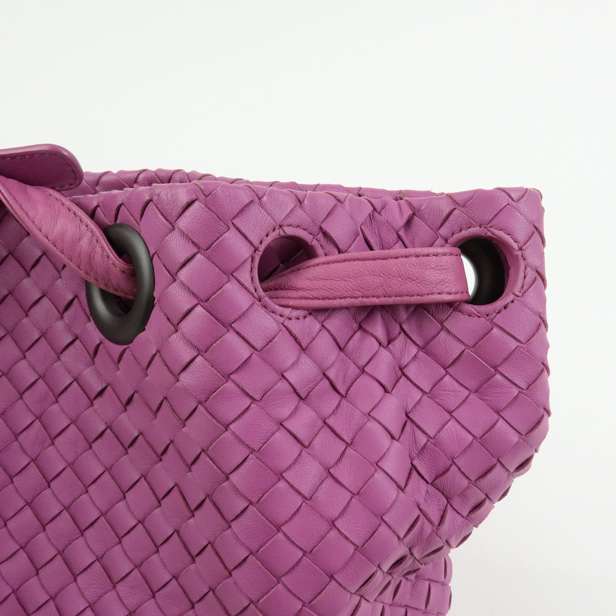Bottega Veneta Garda Intrecciato Nappa Purple Leather Handbag (Pre-Owned)