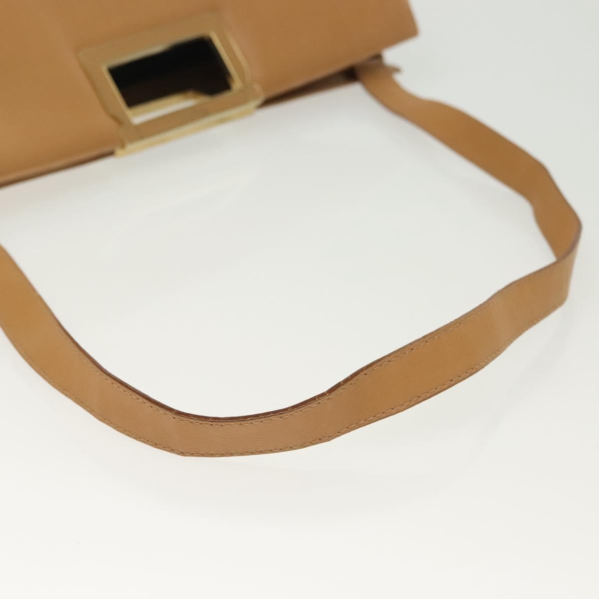 Salvatore Ferragamo Shoulder Leather Beige Leather Shoulder Bag Bag (Pre-Owned)