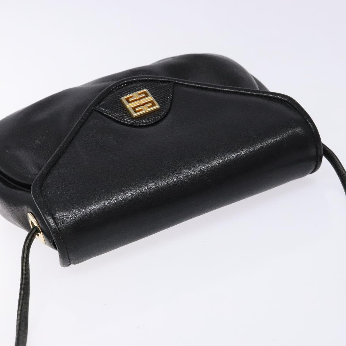 Givenchy Vintage 4G Leather Black Leather Shoulder Bag Bag (Pre-Owned)