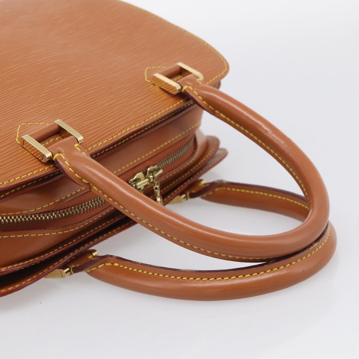 Louis Vuitton Pont Neuf Epi Leather Gold Leather Handbag (Pre-Owned)