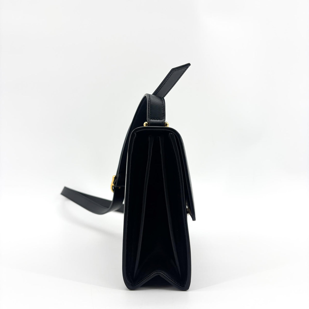 Gucci Zumi Leather Black Leather Shoulder Bag Bag (Pre-Owned)