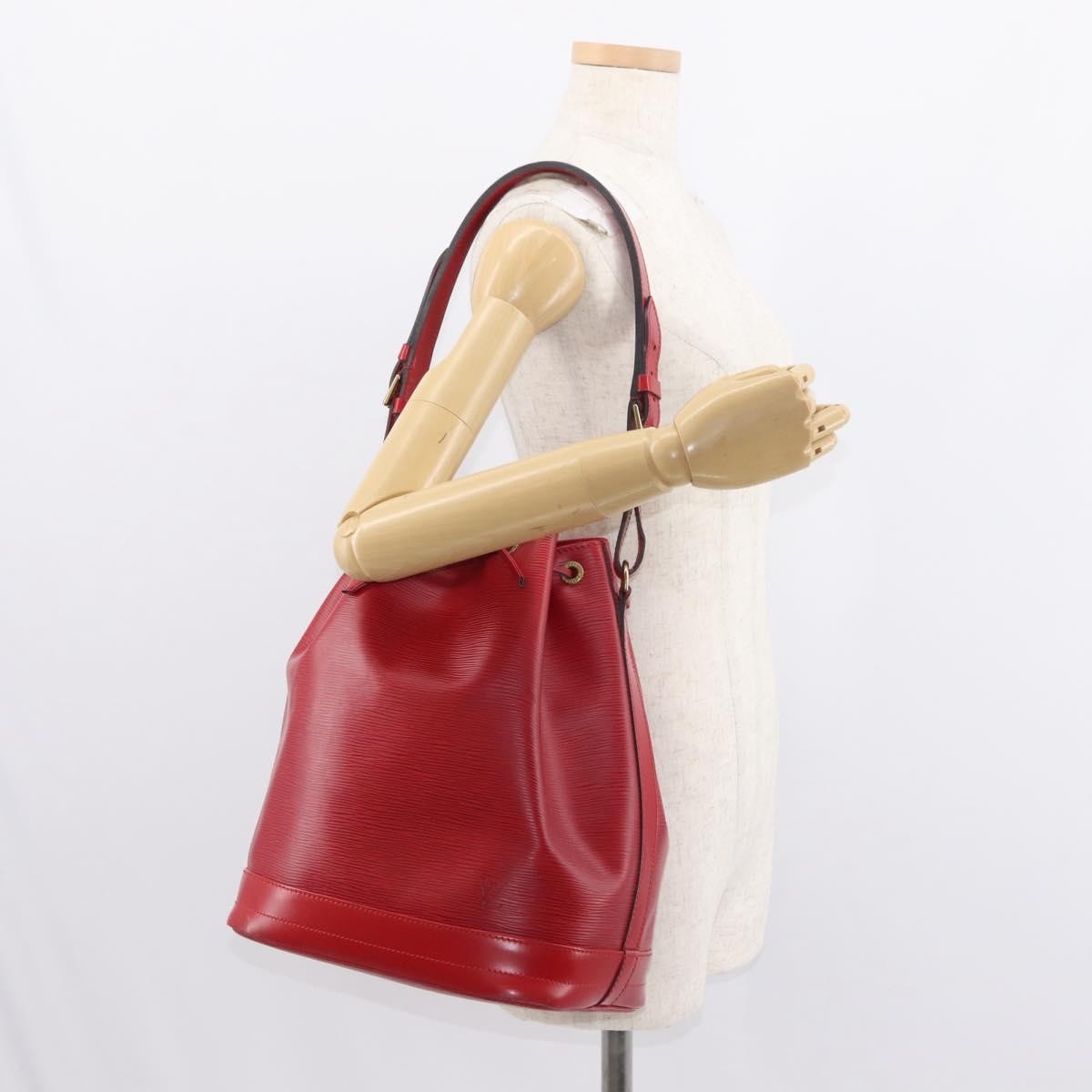 Louis Vuitton Noe Epi Leather Red Leather Shoulder Bag Bag (Pre-Owned)