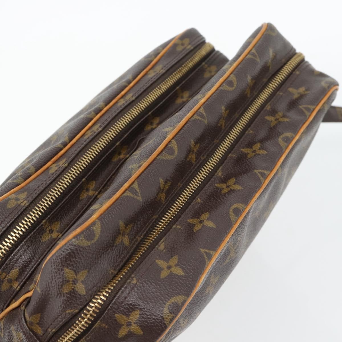 Louis Vuitton Nil Messenger Monogram Canvas Brown Canvas Shoulder Bag Bag (Pre-Owned)