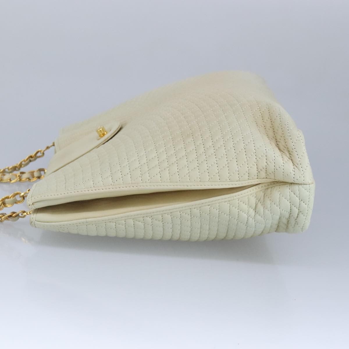 Bally Vintage Quilted Leather Beige Leather Shoulder Bag Bag (Pre-Owned)