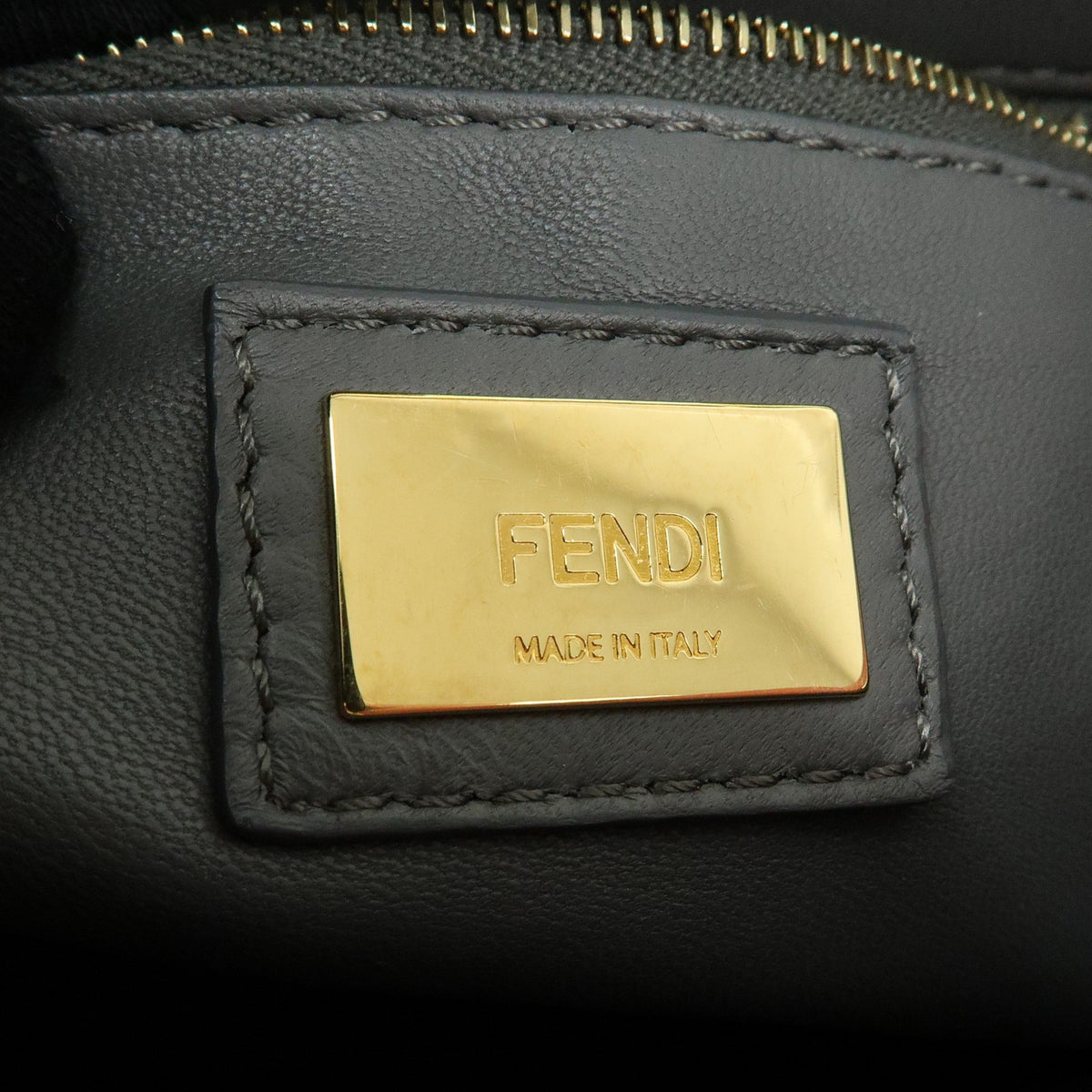 Fendi Peekaboo Leather Pink Leather Handbag (Pre-Owned)