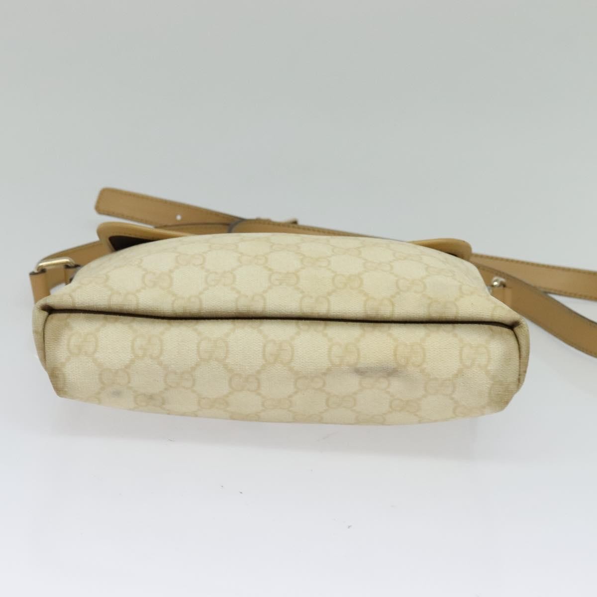 Gucci Flap Messenger Gg Coated Canvas Beige Pvc Shoulder Bag Bag (Pre-Owned)