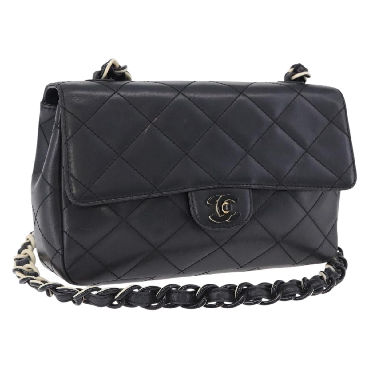 Chanel Chain Flap Quilted Leather Black Leather Shoulder Bag Bag (Pre-Owned)