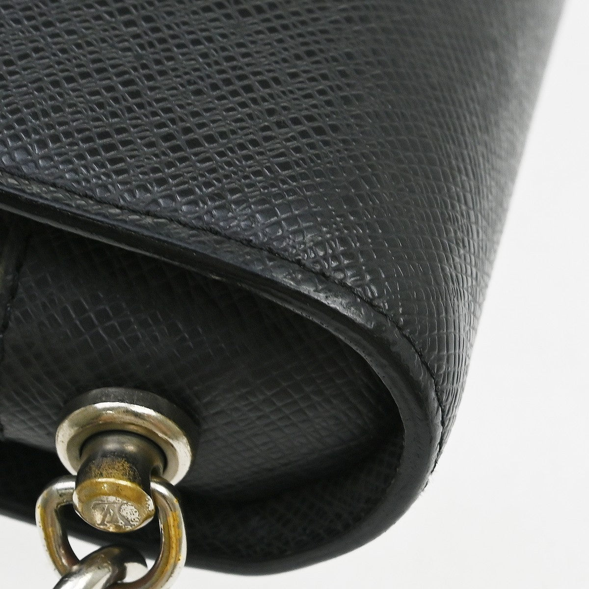 Louis Vuitton Pochette Baikal Clutch Taiga Leather Black Leather Clutche & Pouche Bag (Pre-Owned)