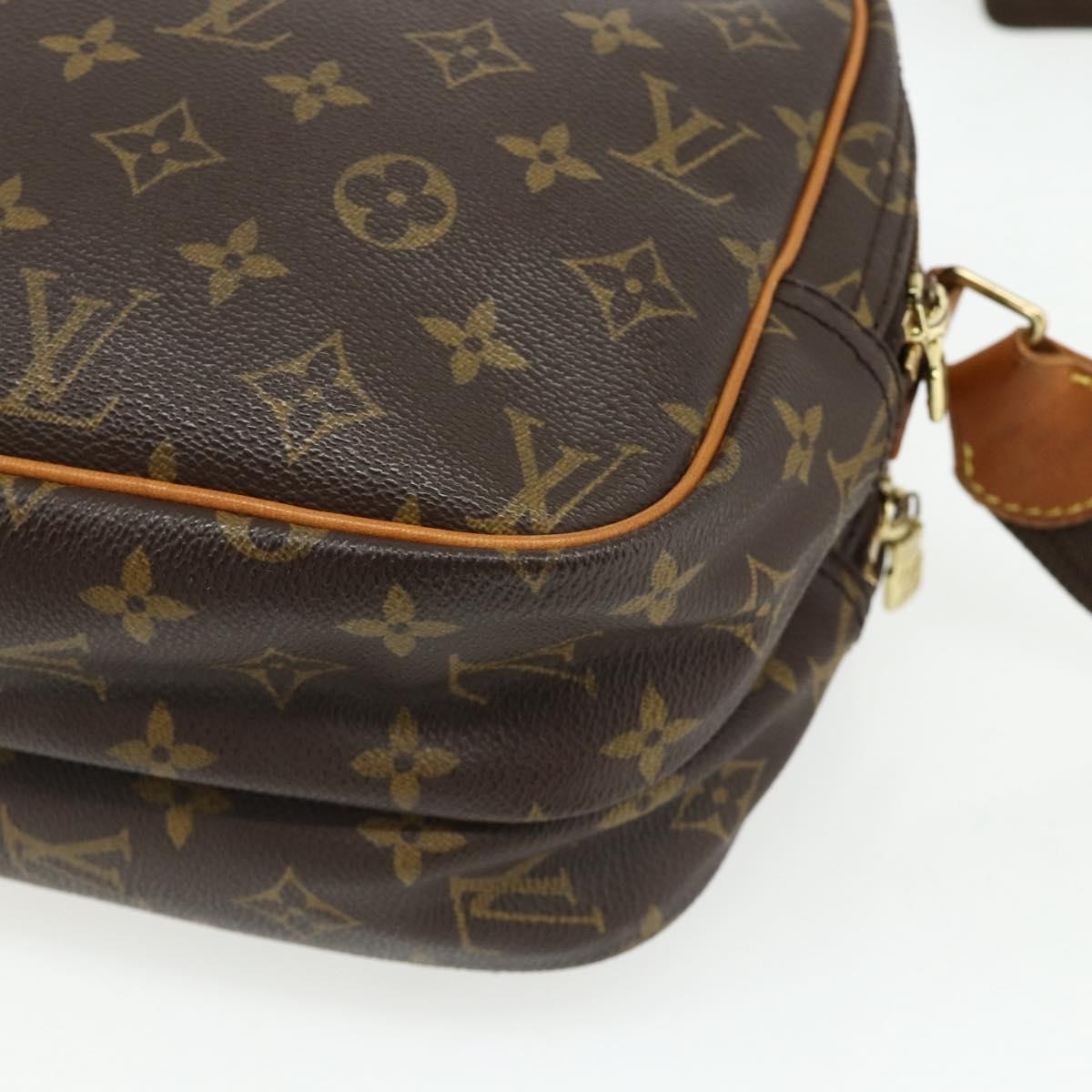 Louis Vuitton Reporter Monogram Canvas Brown Canvas Handbag (Pre-Owned)