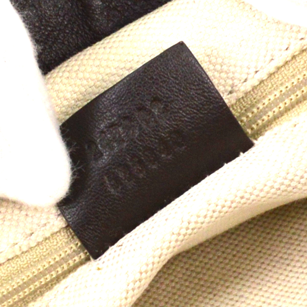 Gucci Sukey Top Handle Satchel Gg Tweed Beige Canvas Handbag (Pre-Owned)