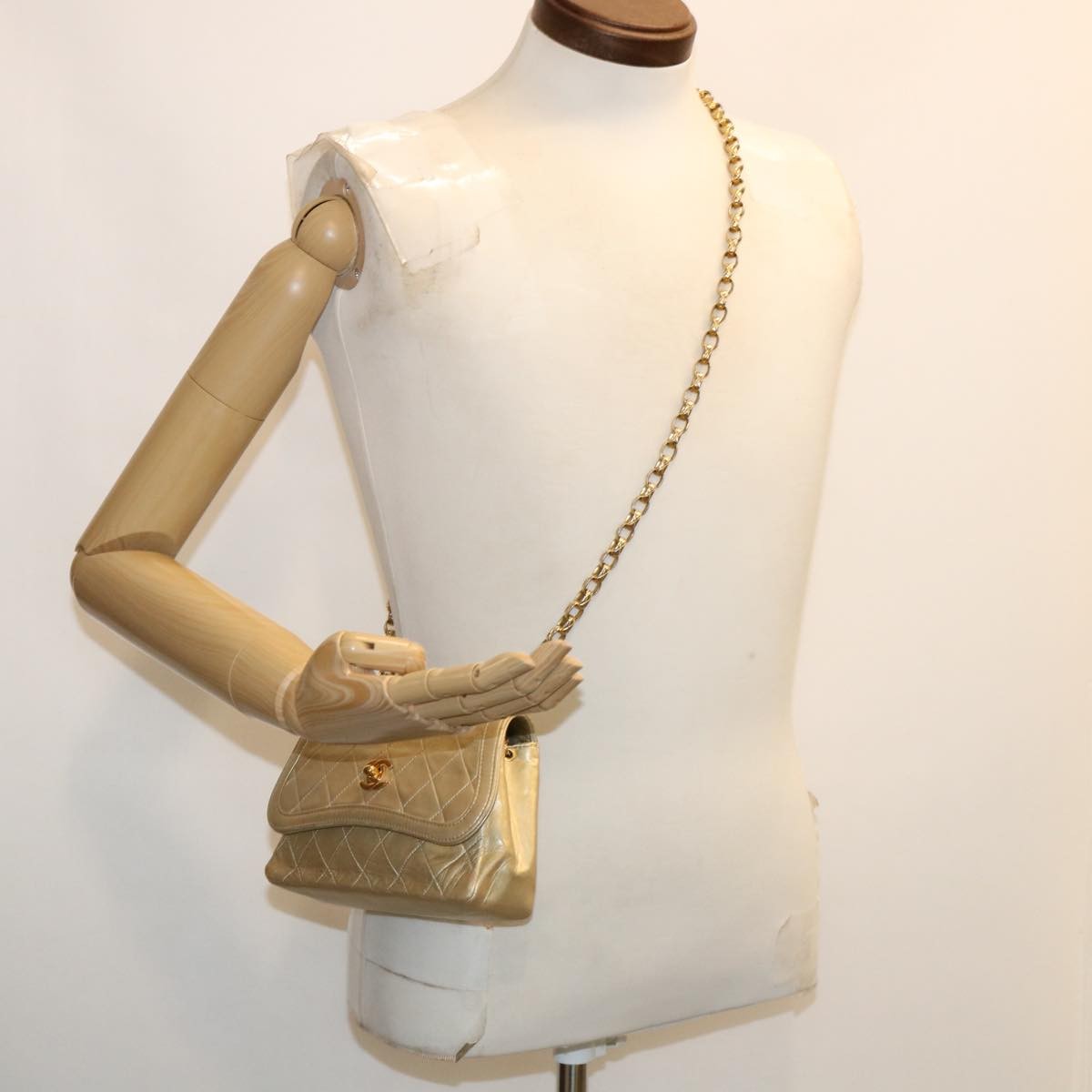 Chanel Vintage Cc Chain Flap Quilted Lambskin Gold Leather Shoulder Bag Bag (Pre-Owned)