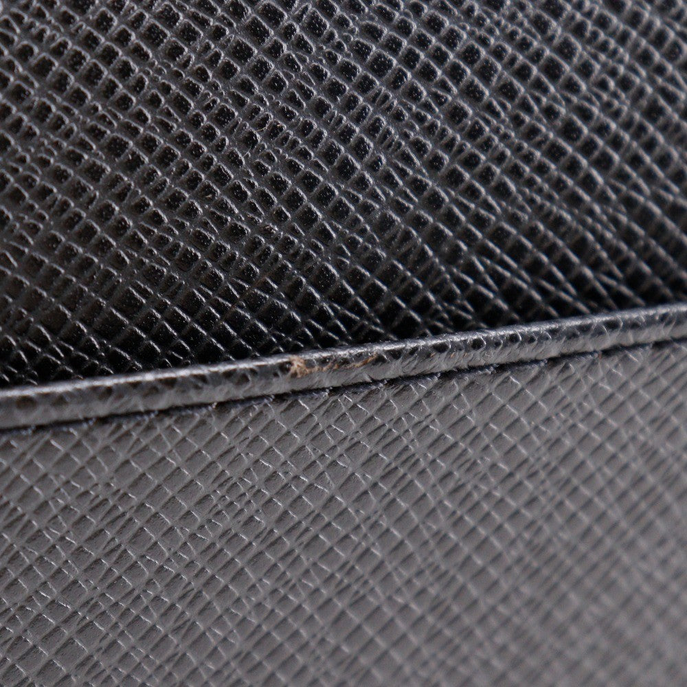 Louis Vuitton Selenga Pochette Taiga Leather Black Leather Clutche & Pouche Bag (Pre-Owned)