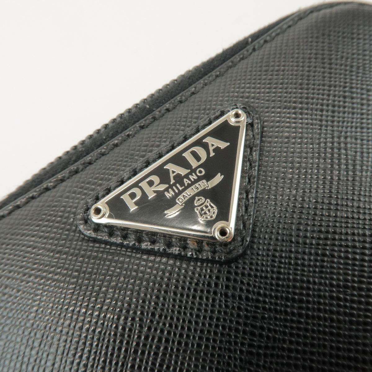 Prada Bifold Zip Around Saffiano Leather Black Leather Wallets Accessory (Pre-Owned)