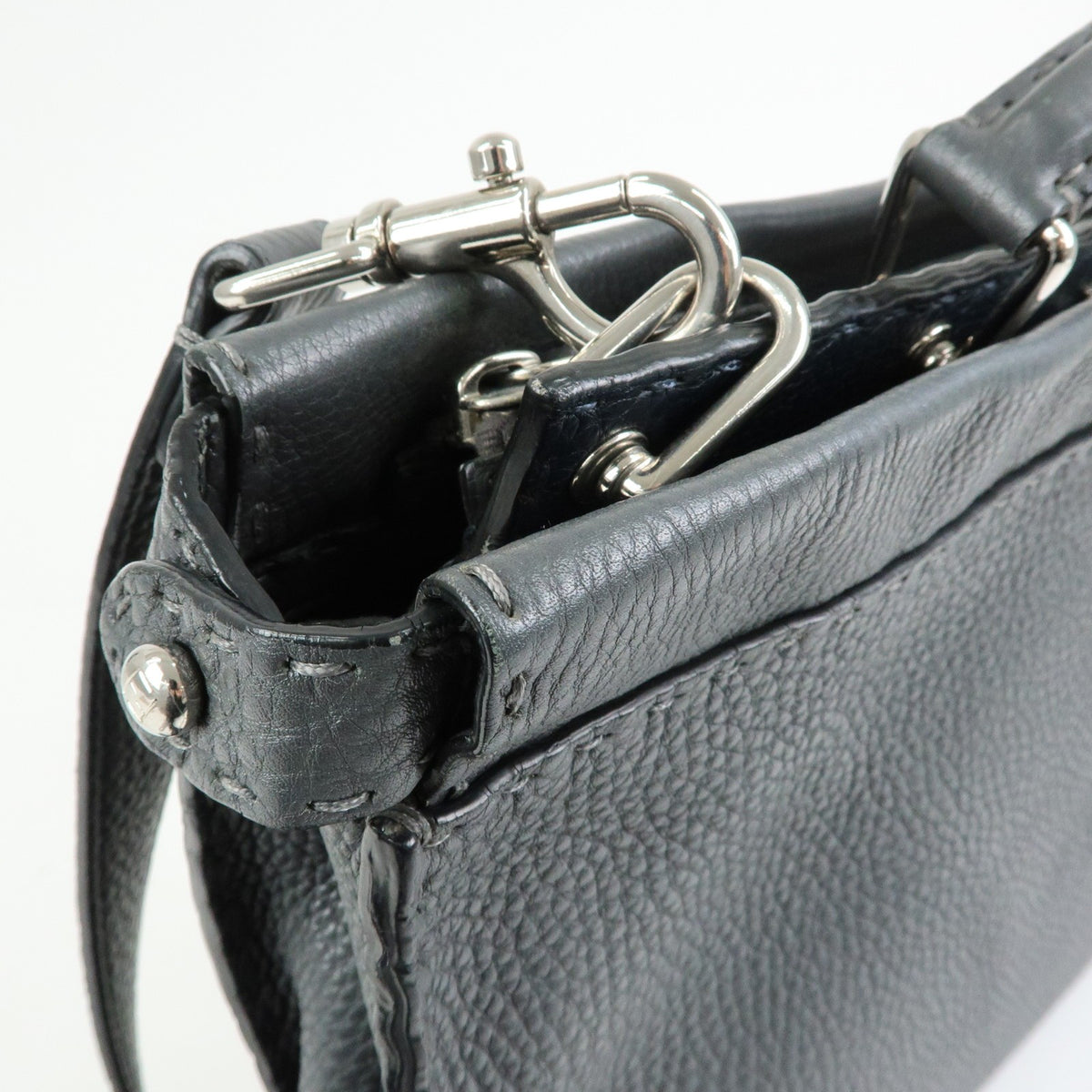 Fendi Selleria Peekaboo Grainy Leather Gray Leather Handbag (Pre-Owned)