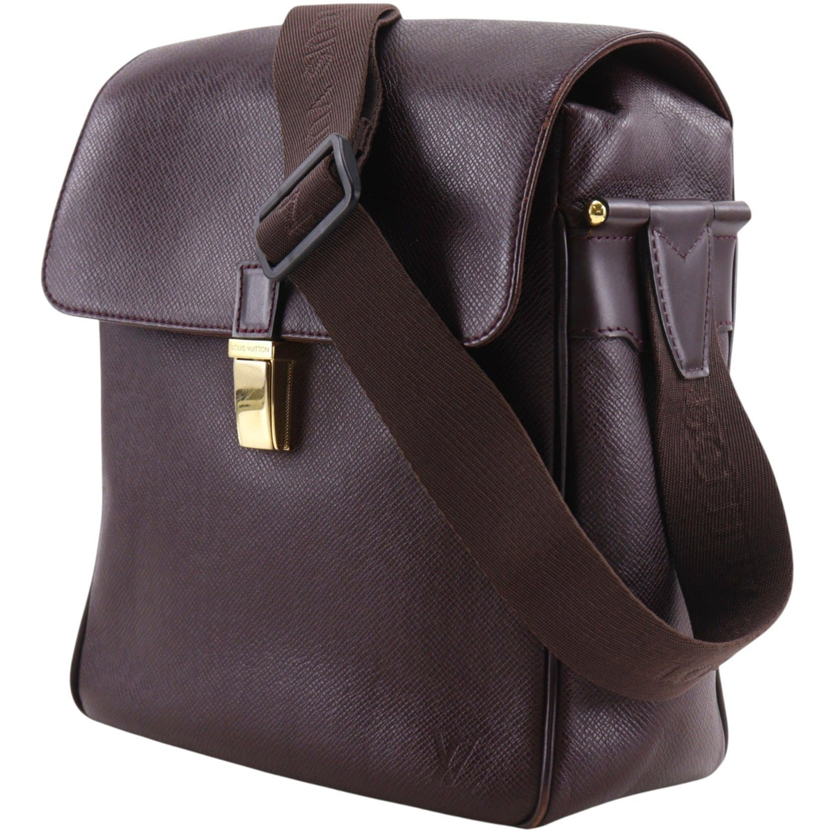 Louis Vuitton Yaranga Messenger Taiga Leather Burgundy Leather Shoulder Bag Bag (Pre-Owned)