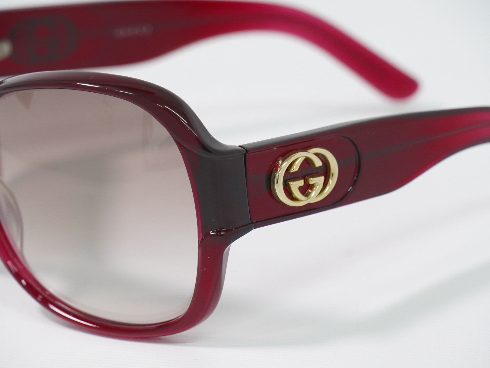 Gucci Eyewear Interlocking G Sunglasses Red Plastic Sunglasse Accessory (Pre-Owned)