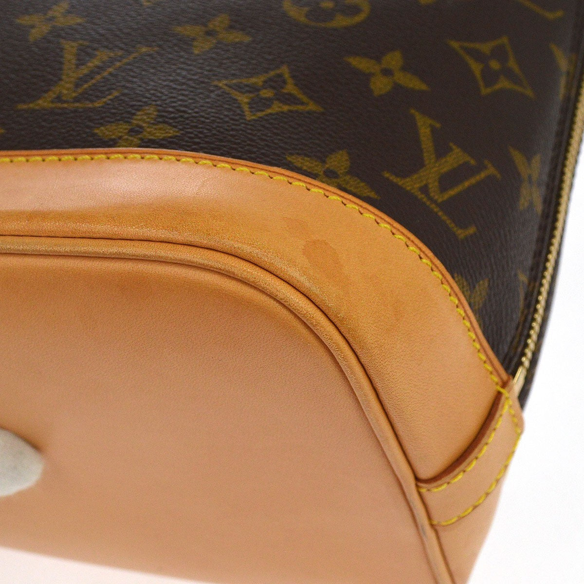 Louis Vuitton Alma Monogram Canvas Brown Canvas Handbag (Pre-Owned)