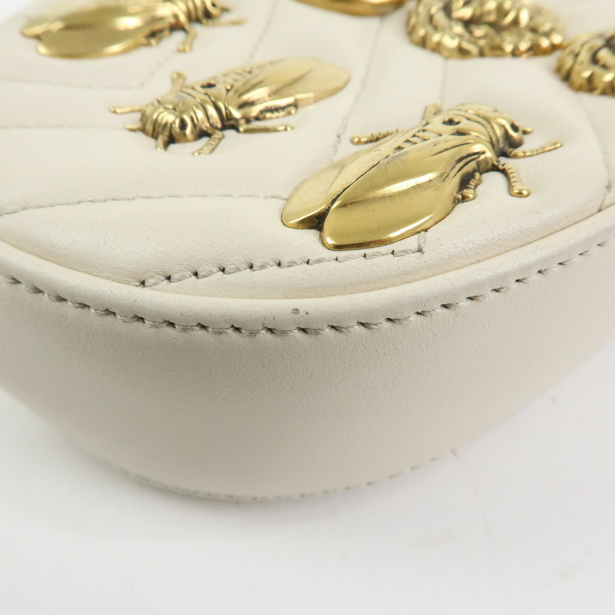 Gucci Gg Marmont Belt Embellished Matelasse Leather Beige Leather Handbag (Pre-Owned)
