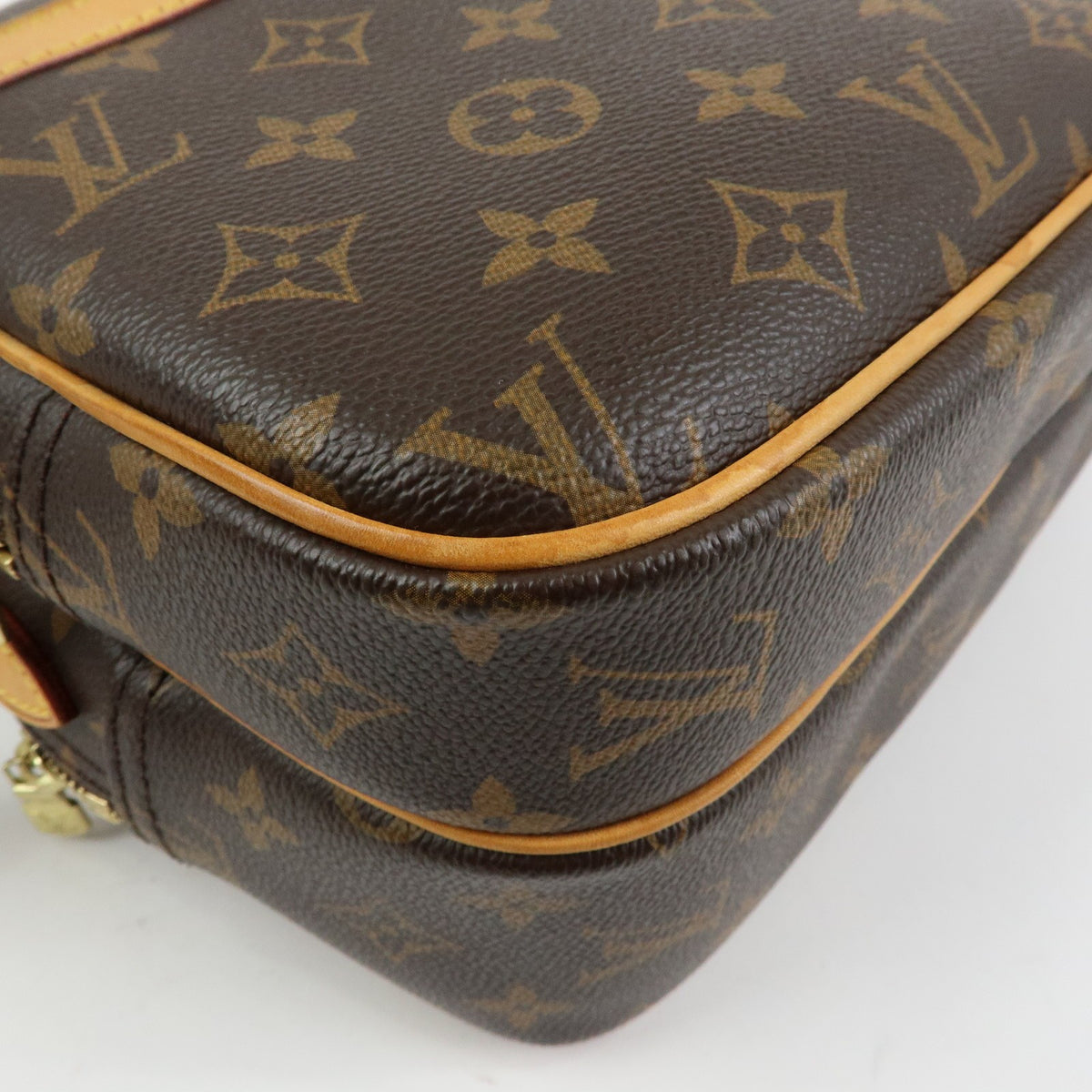 Louis Vuitton Reporter Monogram Canvas Brown Canvas Shoulder Bag Bag (Pre-Owned)