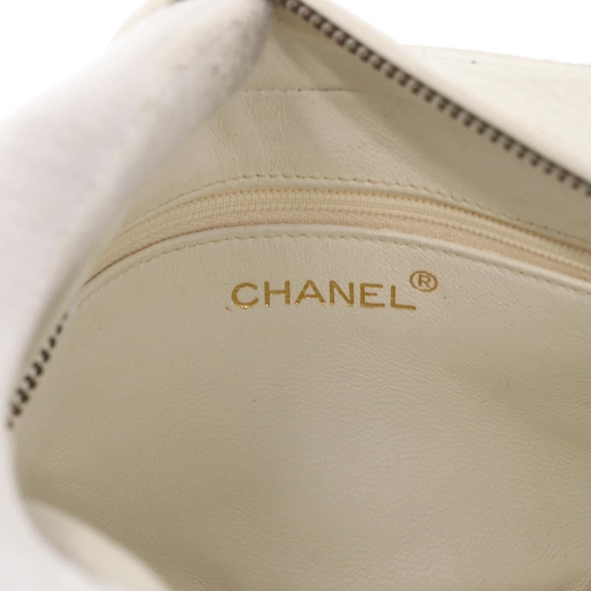 Chanel Vintage Diamond Cc Slit Pocket Camera Quilted Leather White Leather Shoulder Bag Bag (Pre-Owned)