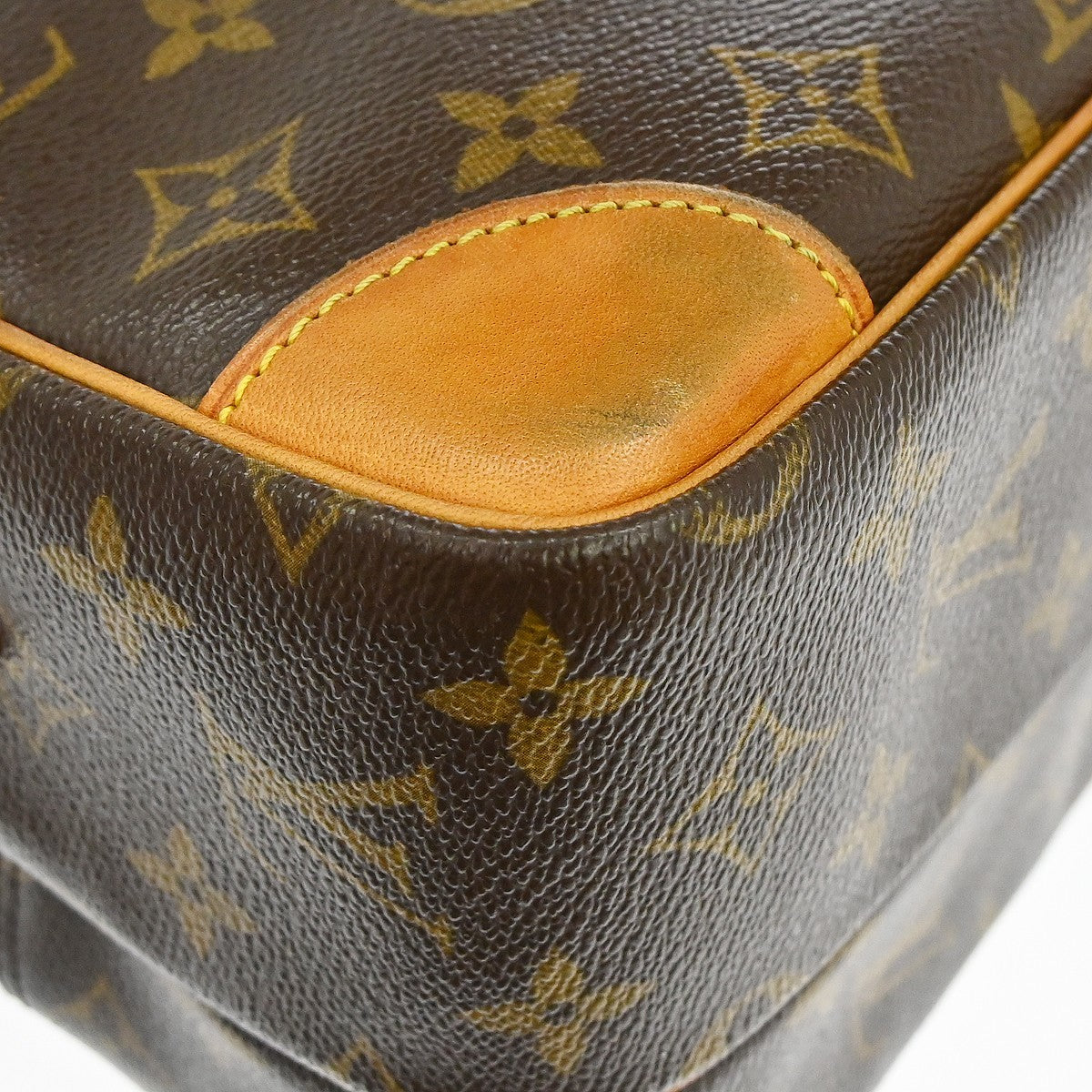 Louis Vuitton Nil Messenger Monogram Canvas Brown Canvas Handbag (Pre-Owned)