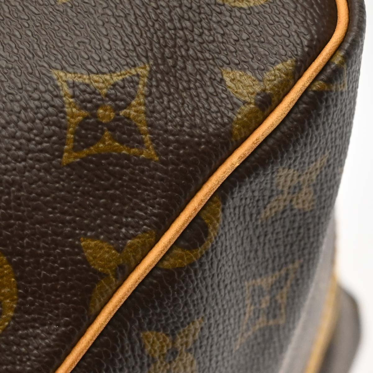 Louis Vuitton Keepall Monogram Canvas Brown Canvas Travel Bag Bag (Pre-Owned)