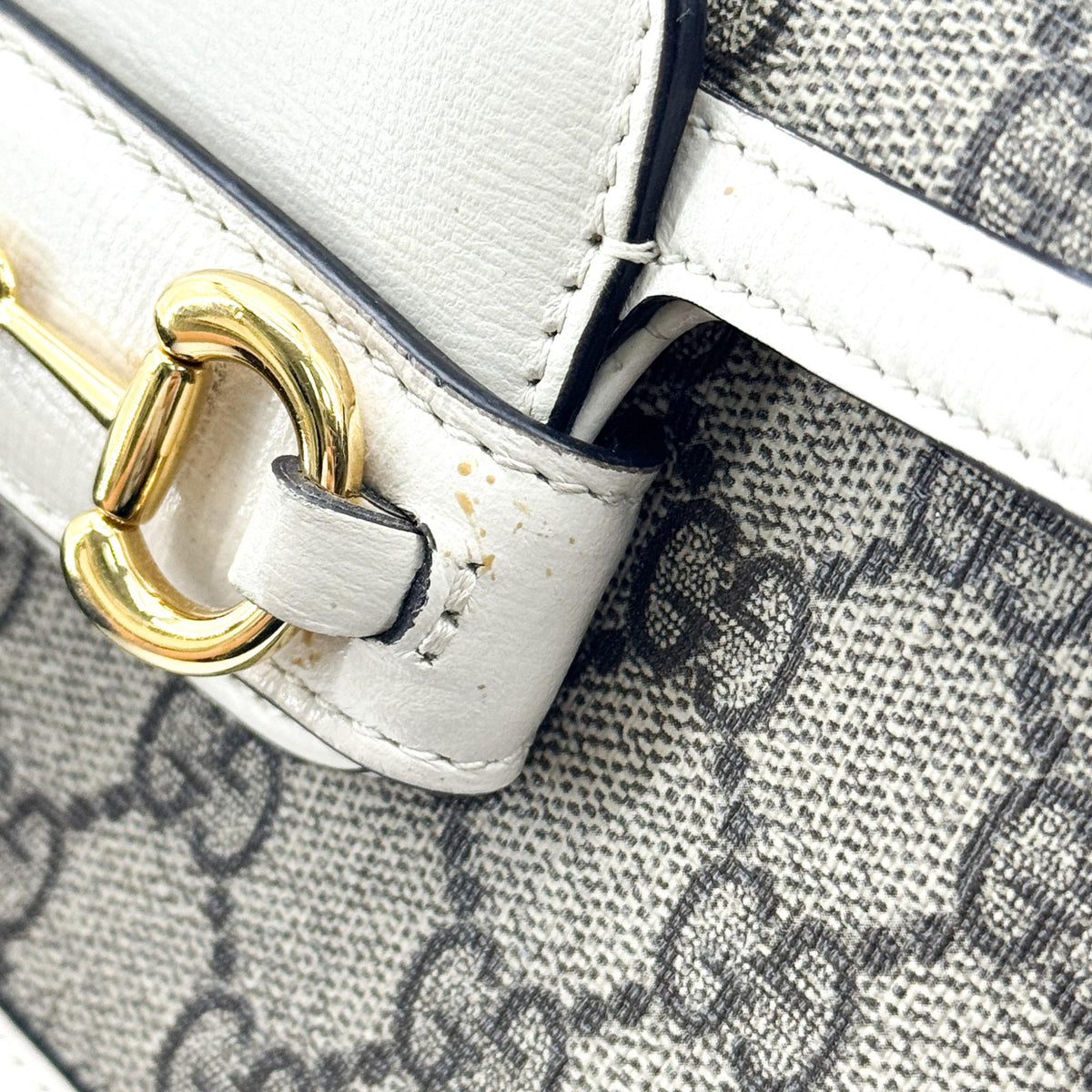 Gucci Horsebit 1955 Gg Coated Canvas With Leather White Canvas Shoulder Bag Bag (Pre-Owned)
