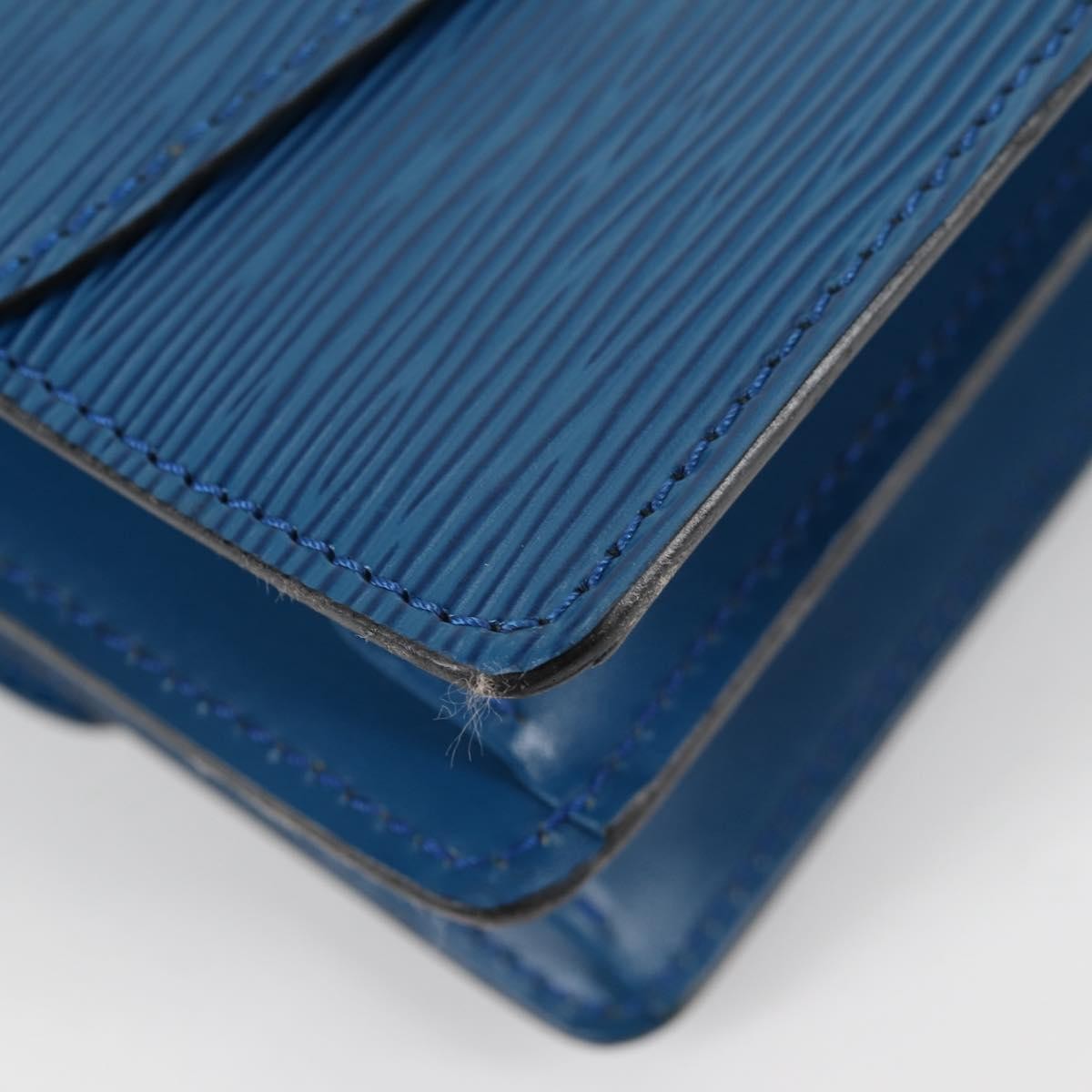 Louis Vuitton Grenelle Epi Leather Blue Leather Shoulder Bag Bag (Pre-Owned)
