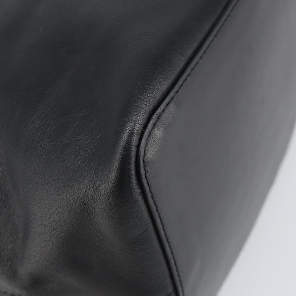 Loewe Vintage Leather Black Leather Handbag (Pre-Owned)