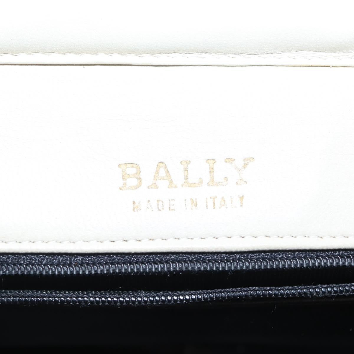 Bally Vintage Quilted Leather White Leather Shoulder Bag Bag (Pre-Owned)