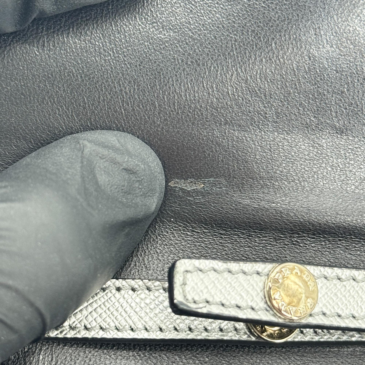 Prada Wallet On Strap Saffiano Leather Silver Leather Crossbody Bag Bag (Pre-Owned)