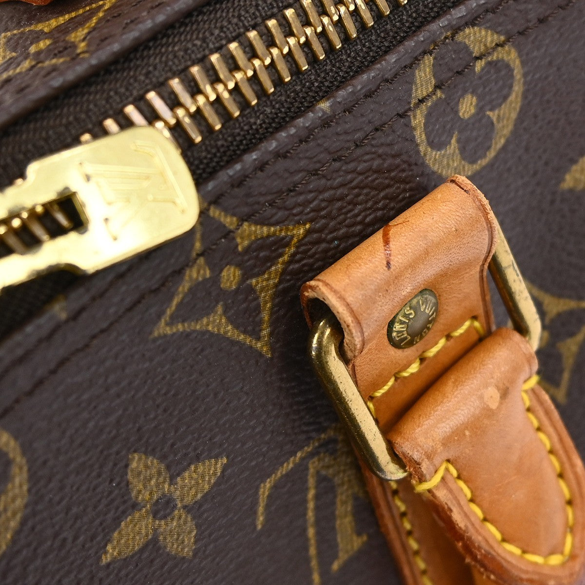 Louis Vuitton Keepall Bandoulière Monogram Brown Canvas Travel Bag Bag (Pre-Owned)