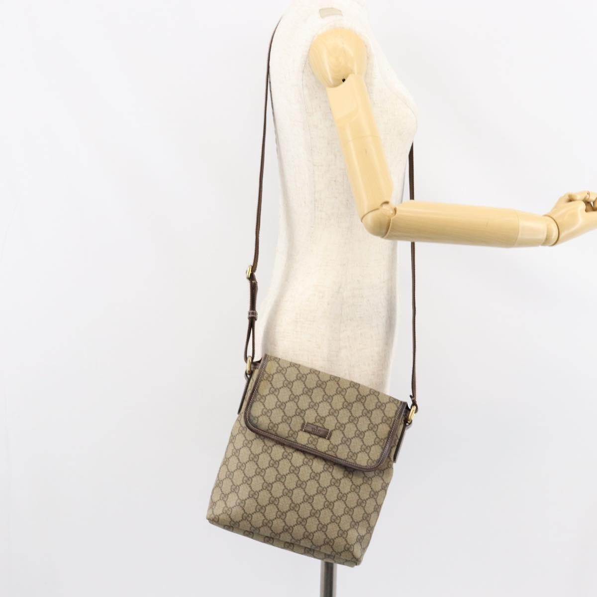 Gucci Flap Messenger Gg Coated Canvas Beige Pvc Shoulder Bag Bag (Pre-Owned)