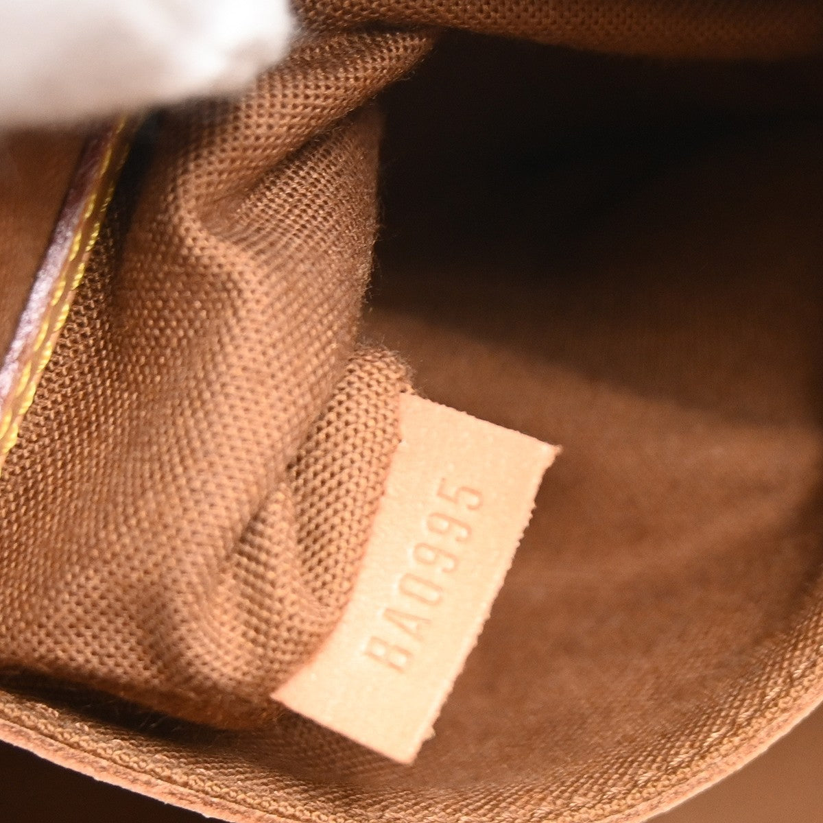 Louis Vuitton Alma Monogram Brown Canvas Handbag (Pre-Owned)