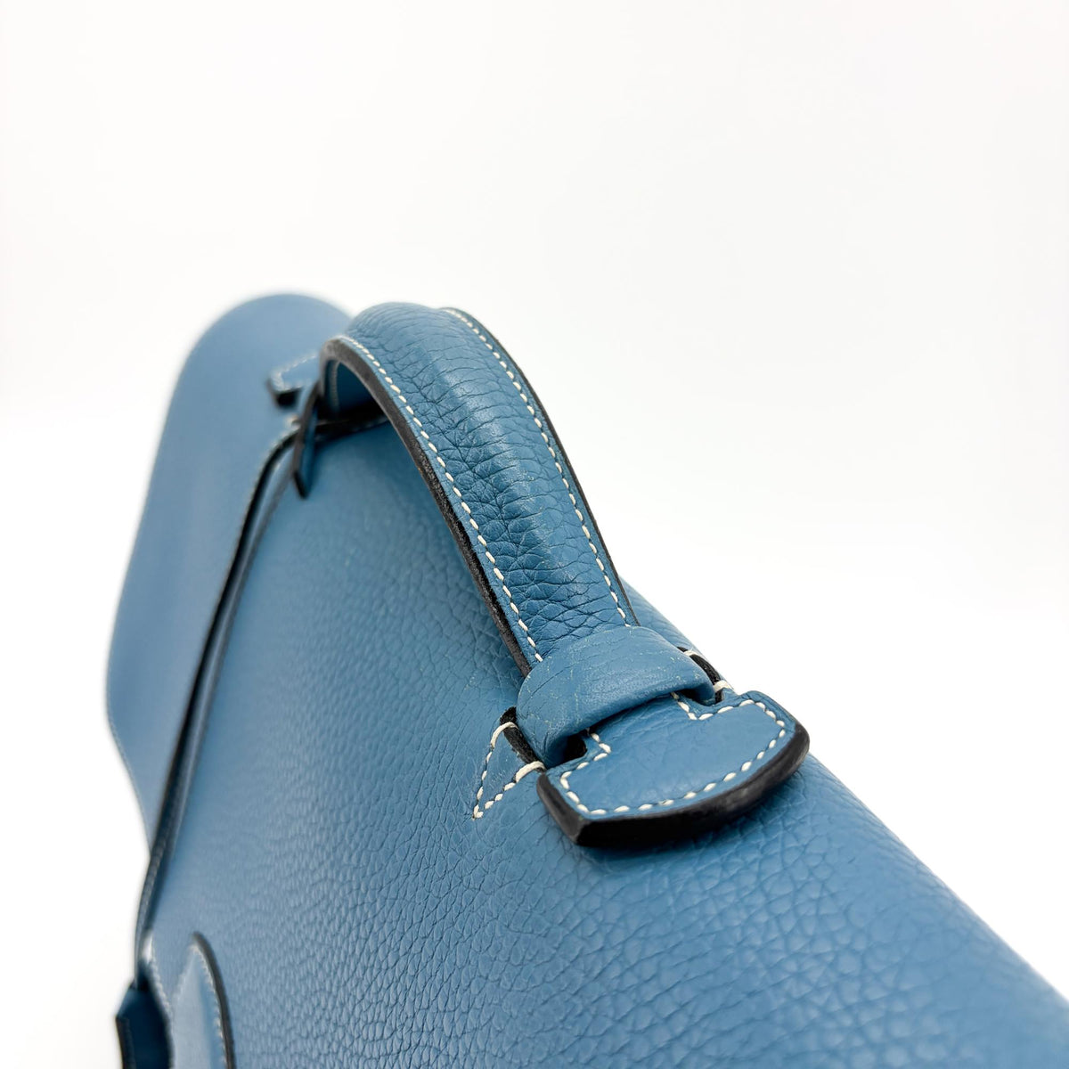Hermes Sac A Depeches Togo Blue Leather Handbag (Pre-Owned)