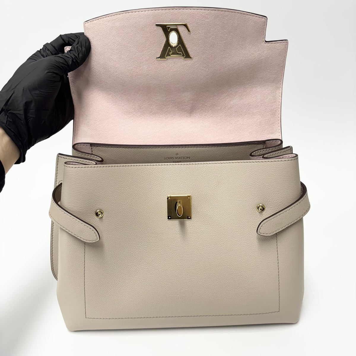 Louis Vuitton Lockme Ever Leather Beige Leather Handbag (Pre-Owned)