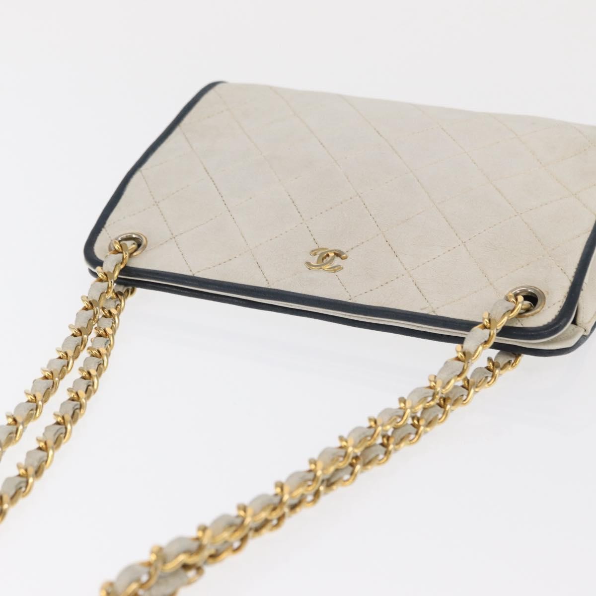 Chanel Chain Leather White Leather Shoulder Bag Bag (Pre-Owned)