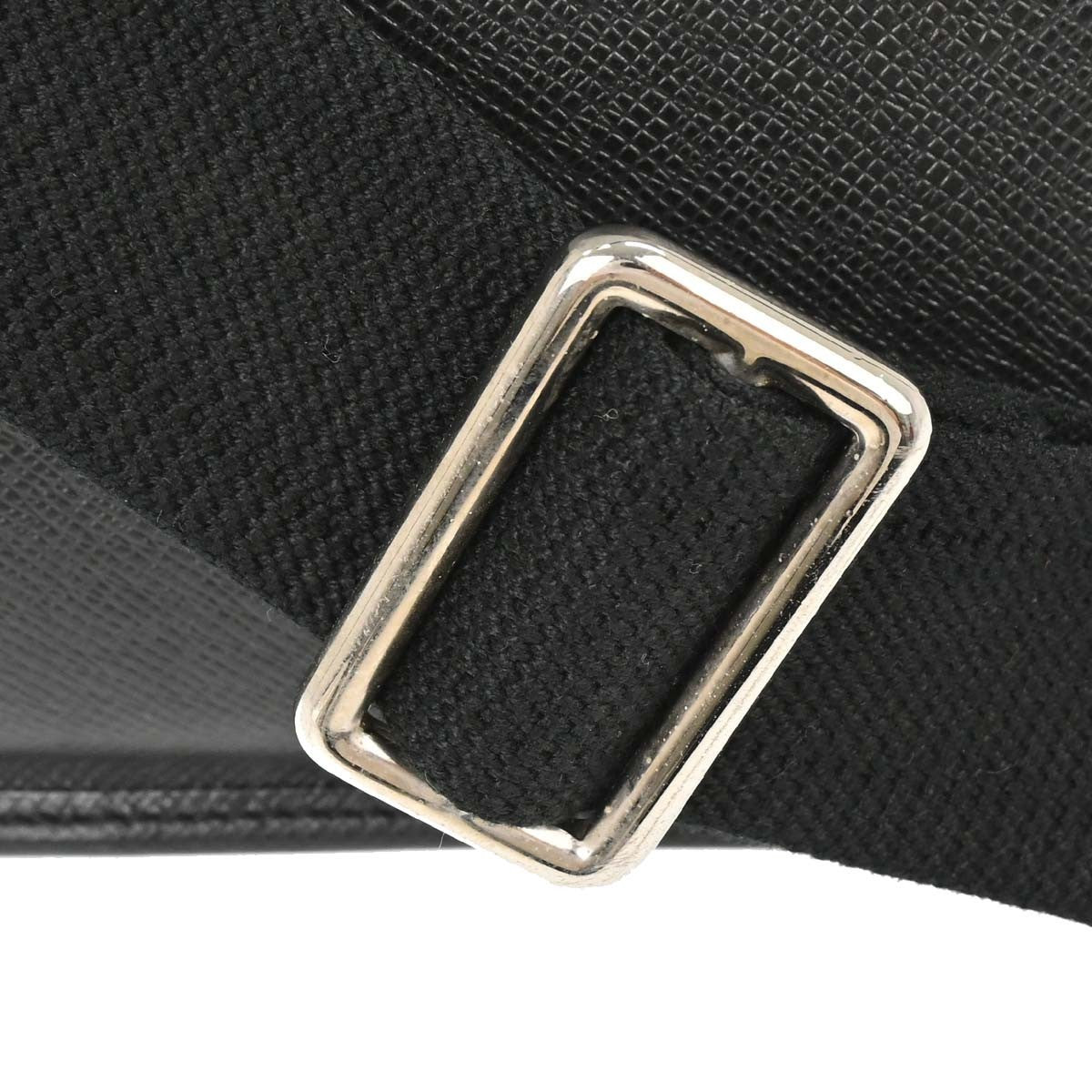Louis Vuitton Andrei Messenger Taiga Leather Black Leather Shoulder Bag Bag (Pre-Owned)