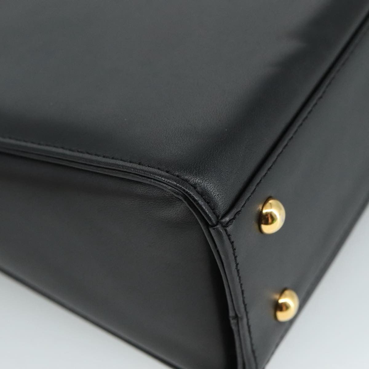 Givenchy Vintage Leather Black Leather Handbag (Pre-Owned)