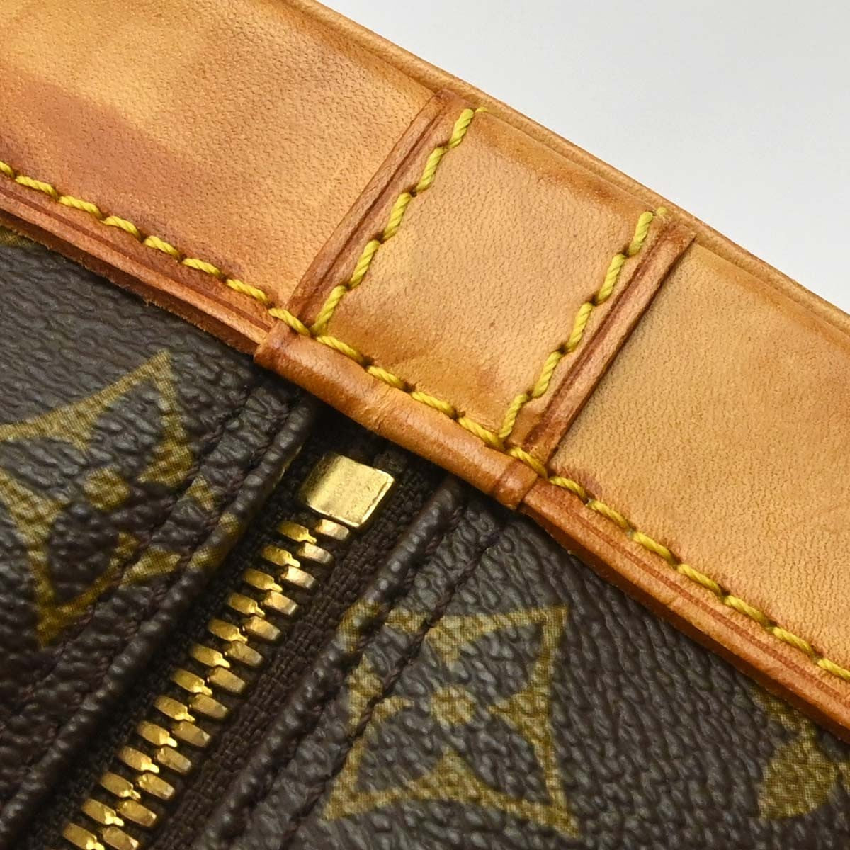 Louis Vuitton Alma Monogram Canvas Brown Canvas Handbag (Pre-Owned)