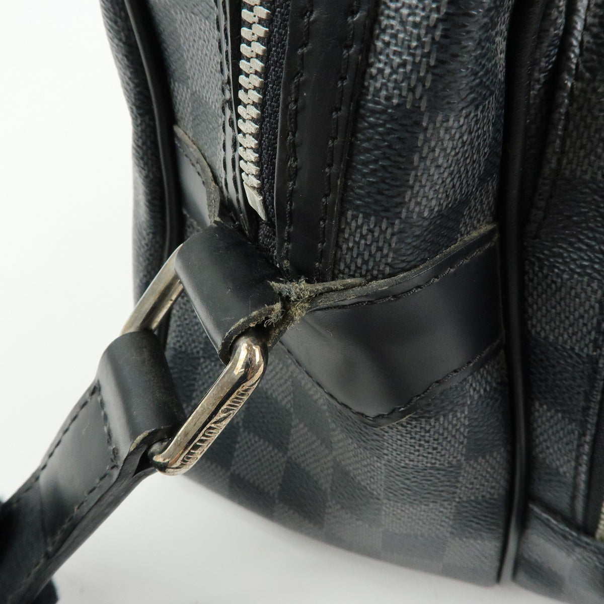 Louis Vuitton Leoh Damier Black Canvas Crossbody Bag Bag (Pre-Owned)