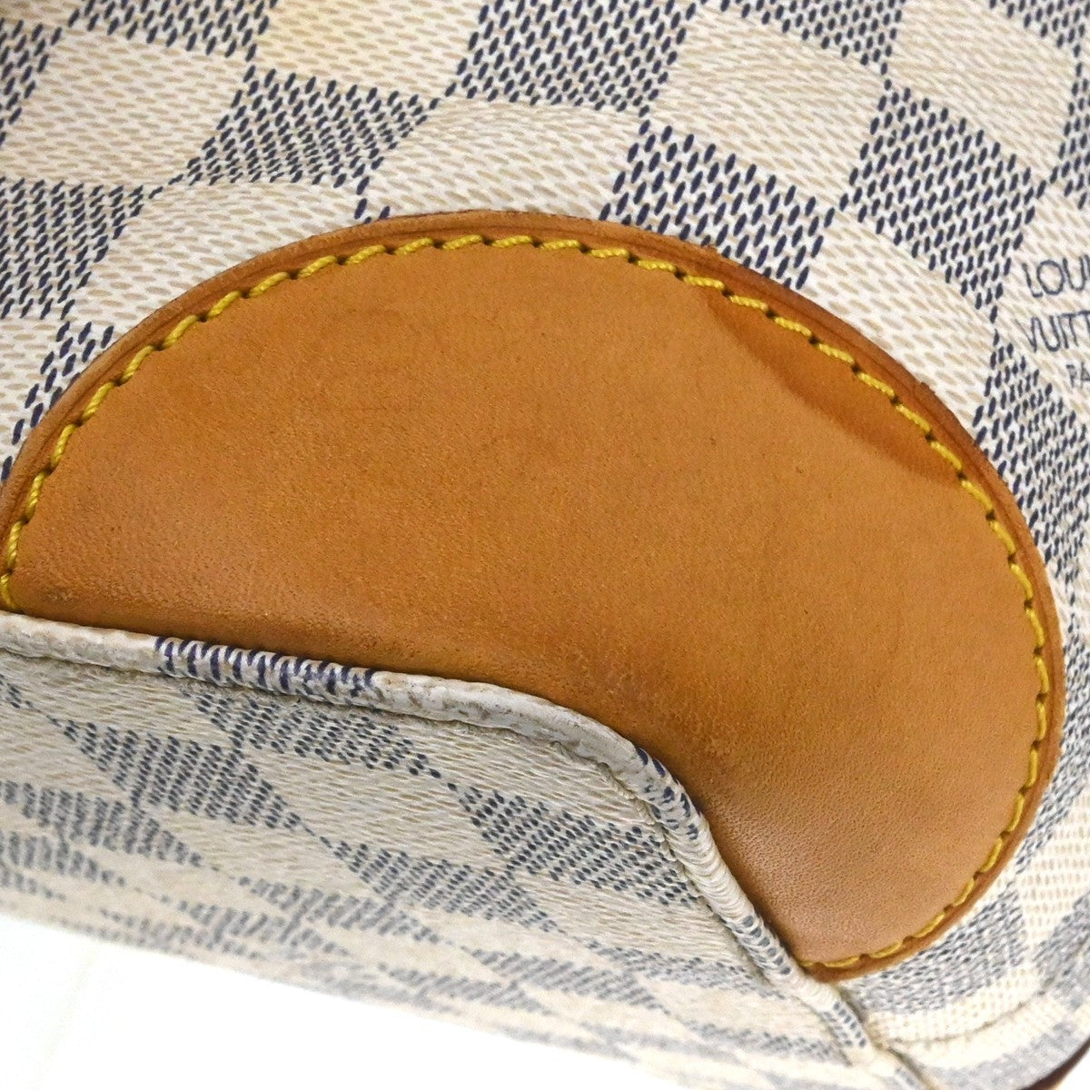 Louis Vuitton Hampstead Damier White Canvas Tote Bag Bag (Pre-Owned)