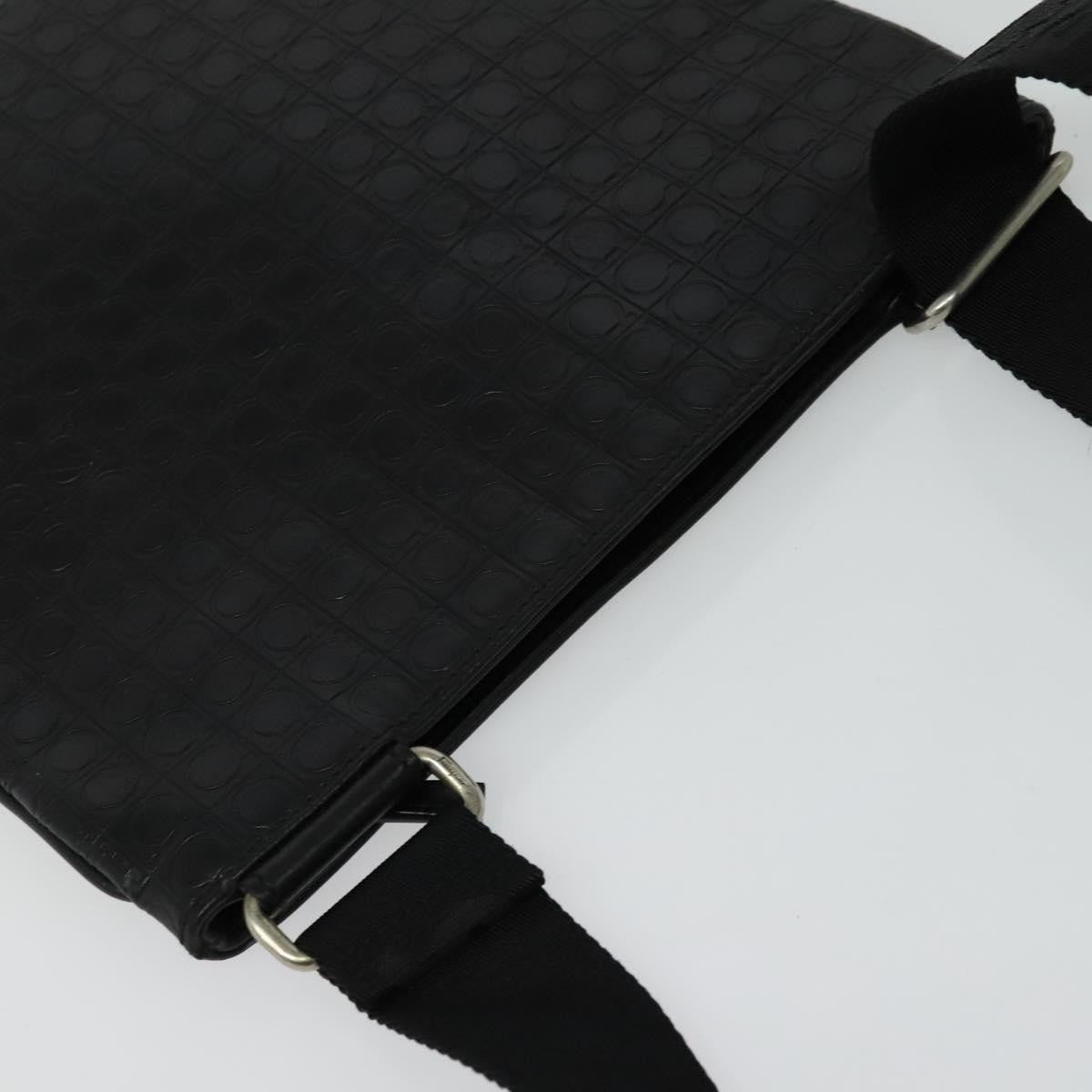 Salvatore Ferragamo Vintage Leather Black Leather Shoulder Bag Bag (Pre-Owned)