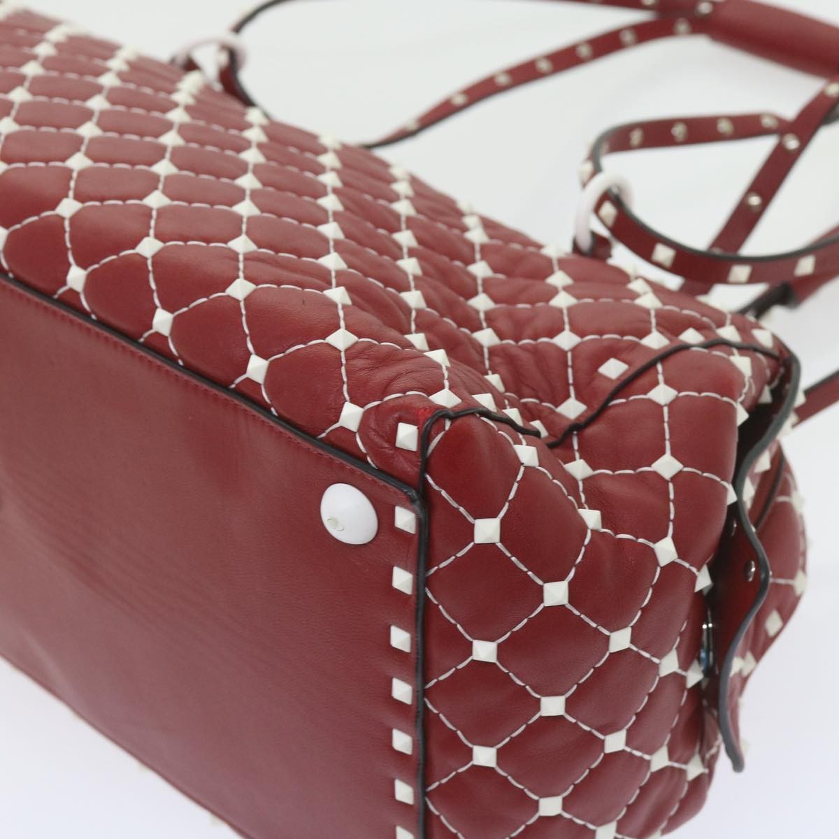 Valentino Garavani Free Rockstud Spike Duffle Quilted Leather Red Leather Shoulder Bag Bag (Pre-Owned)