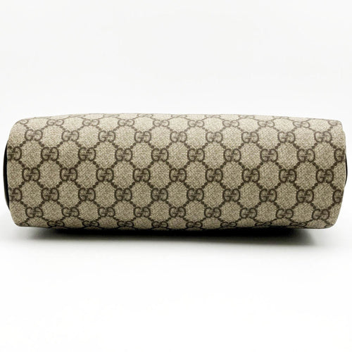 Gucci Baguette Brown Canvas Clutch Bag (Pre-Owned)
