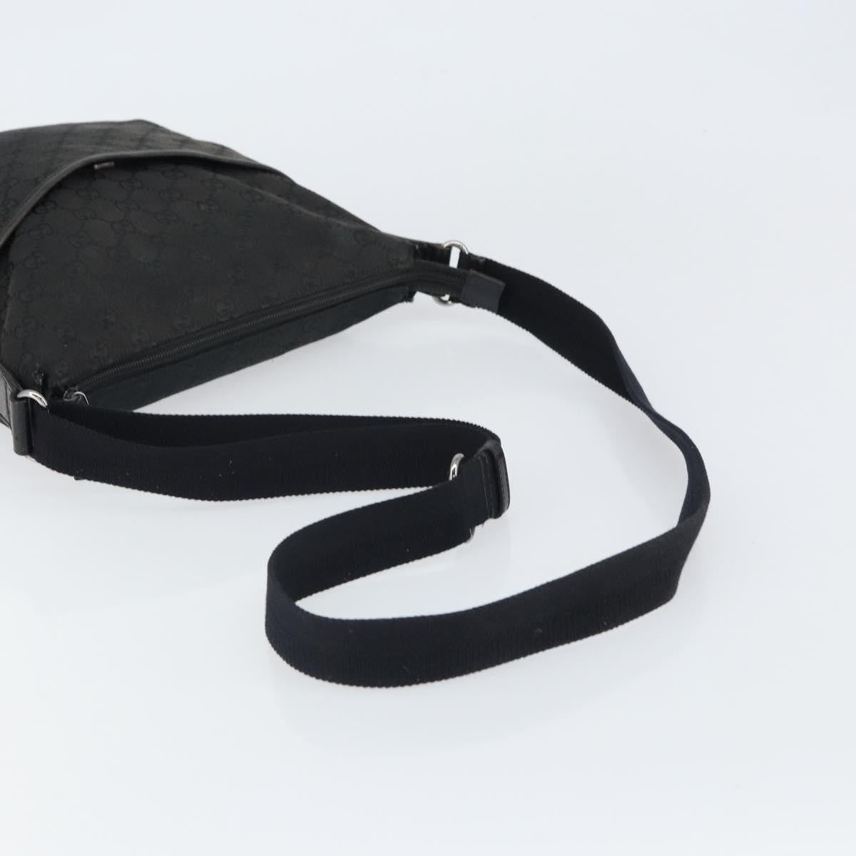 Gucci Zip Messenger Gg Canvas With Perforated Leather Black Canvas Shoulder Bag Bag (Pre-Owned)