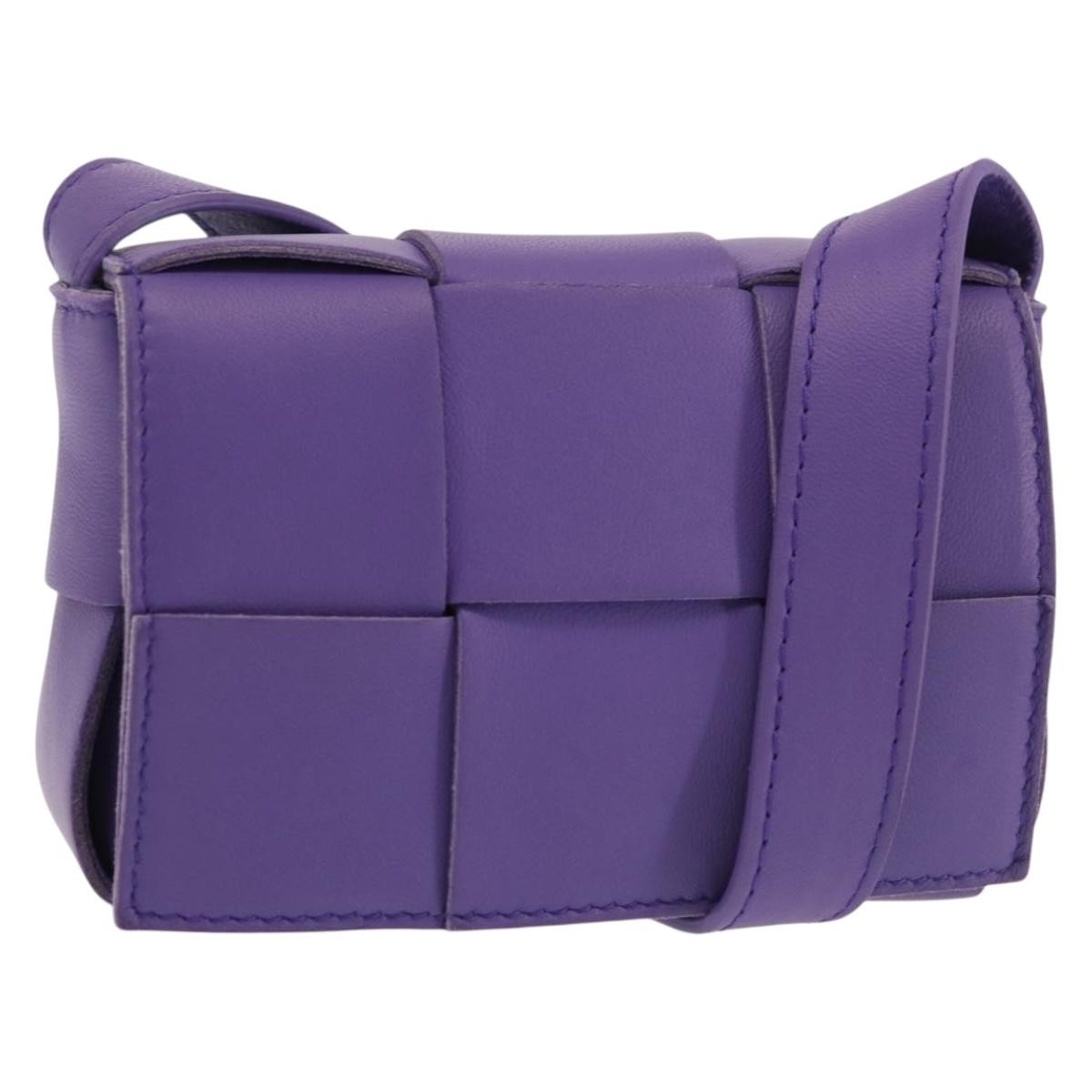 Bottega Veneta Cassette Maxi Intrecciato Leather Purple Leather Clutche & Pouche Bag (Pre-Owned)